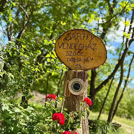 Sarffy Vendeghaz 아파트 *