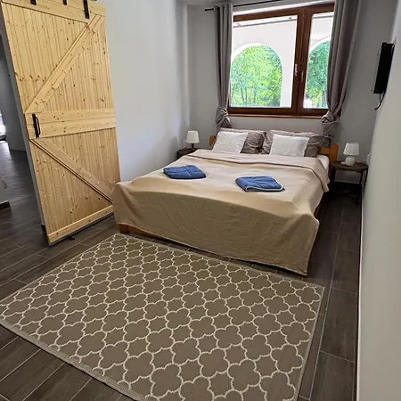 Sarffy Vendeghaz Apartment *