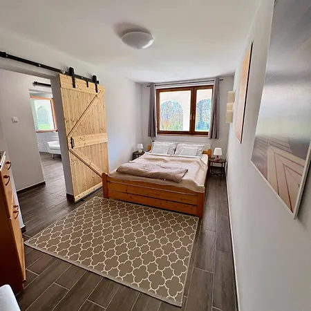 Sarffy Vendeghaz *